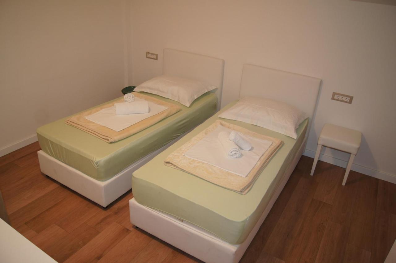 Hostel Stadion - Zara Esterno foto